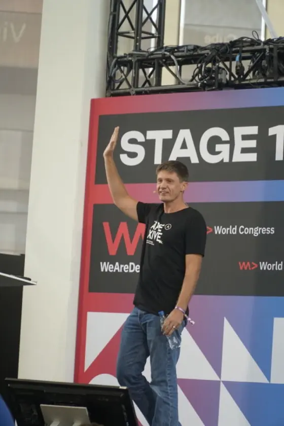Alexis Yushin on Stage 1 at WeAreDevelopers World Congress
